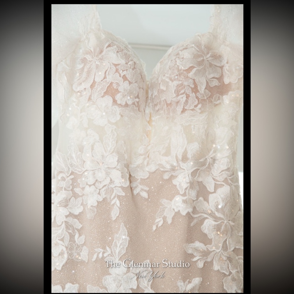 Essense of Australia WEDDING DRESS AND VEIL ๐ฐ๐ปโโ๏ธ - Picture 5 of 15